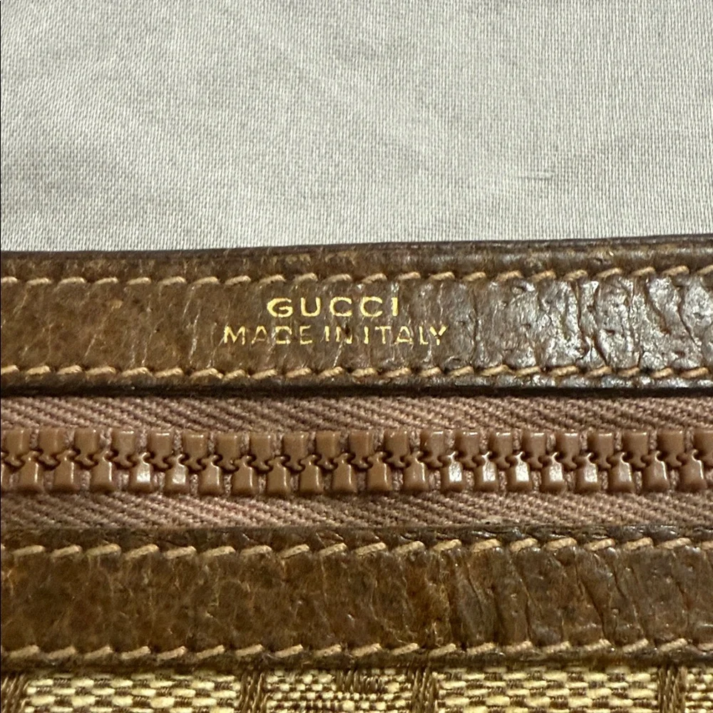 Gucci Beige and Brown Monogram Clutch - Picture 4 of 4